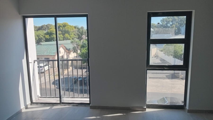 1 Bedroom Property for Sale in Table View Western Cape